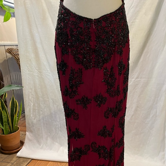 Vintage Gothic 🥀 red SILK gown with heavy black beading - Picture 4 of 16